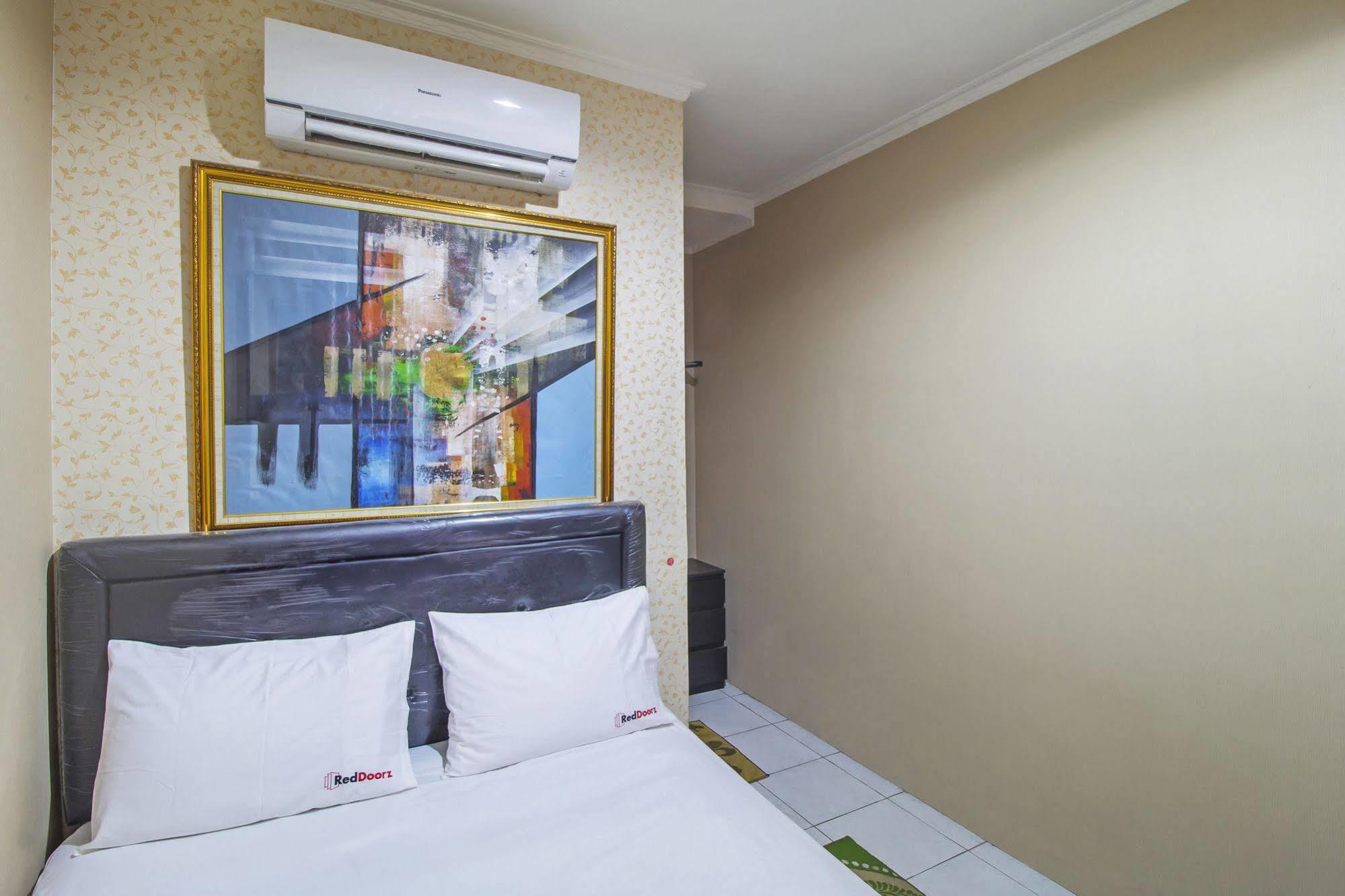 Rumah tetamu Reddoorz @ Slipi Jaya
