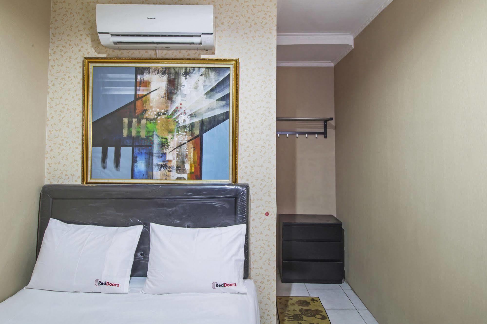 Reddoorz @ Slipi Jaya Jakarta